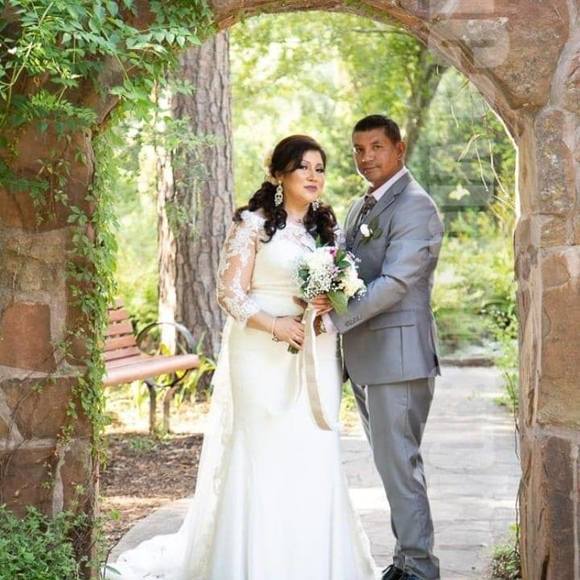 Meet your Posher, Carlos - Picture 1 of 1